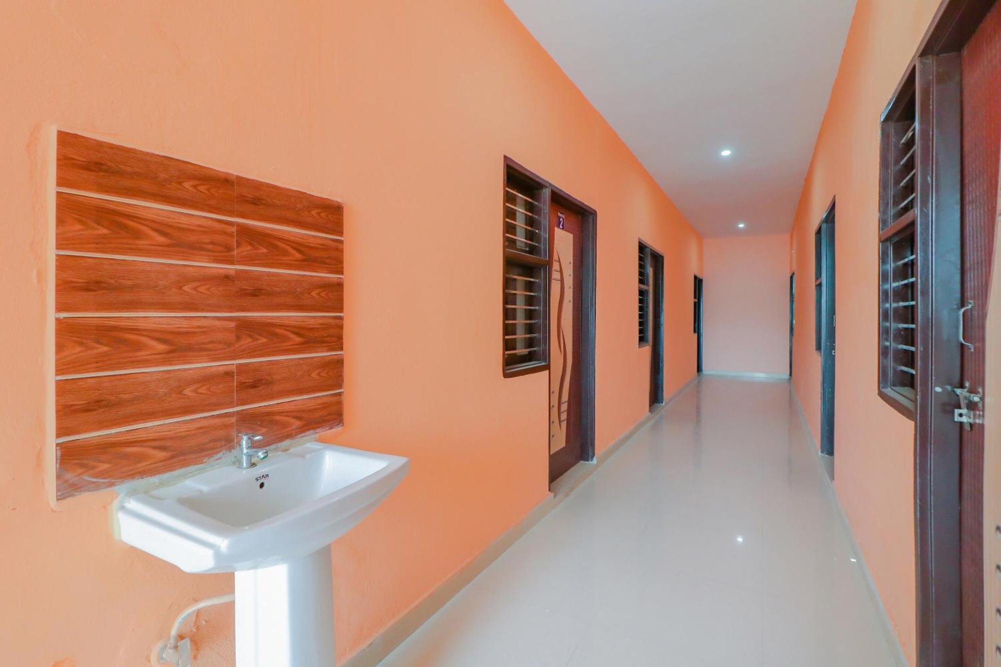 Hotel O Bhardwaj Guest House Garhi Harsaru Exterior foto